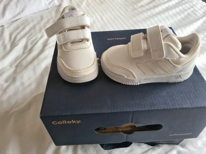 Zapatillas Adidas para bebé con velcro, Talla 20