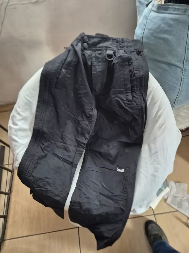 Pantalones deportivos negros Lonsdale para nños