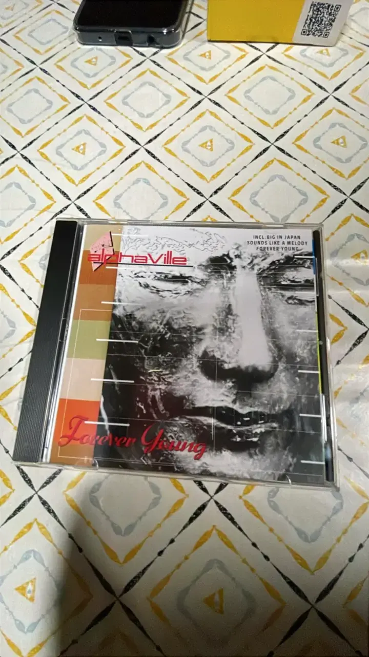 CD Alphaville Forever Young en buen estado - 1