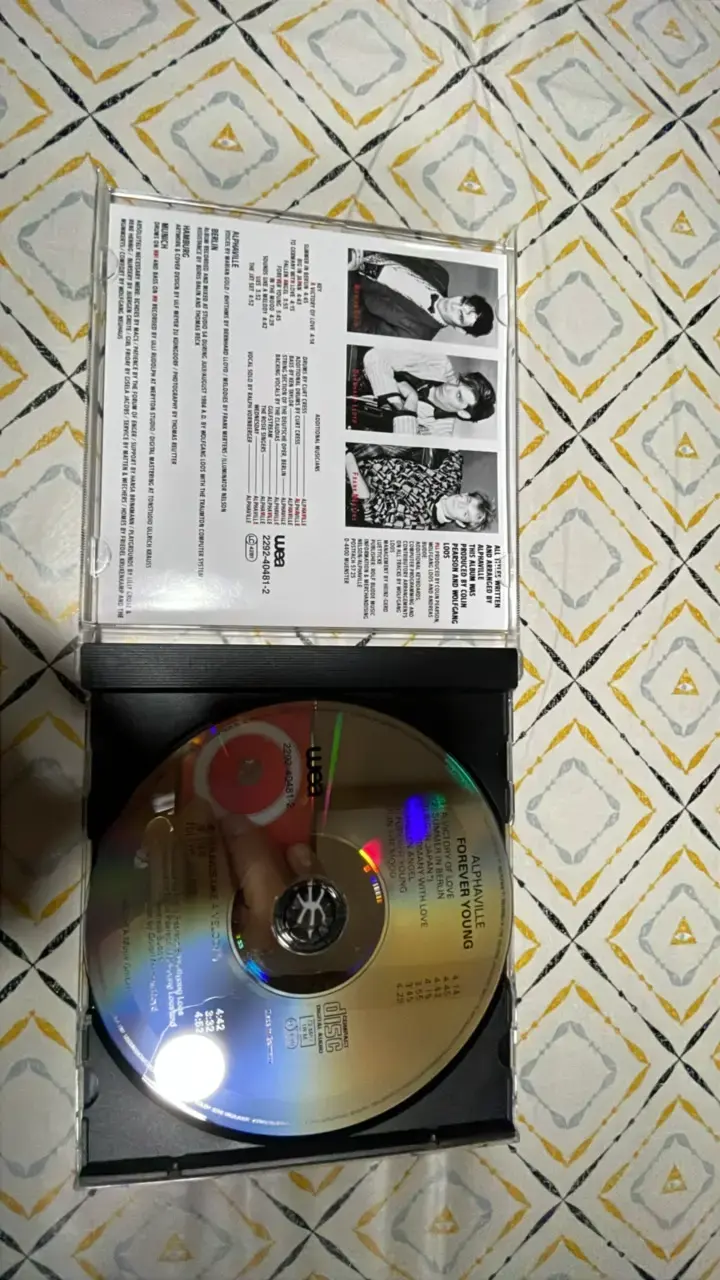 CD Alphaville Forever Young en buen estado - 2