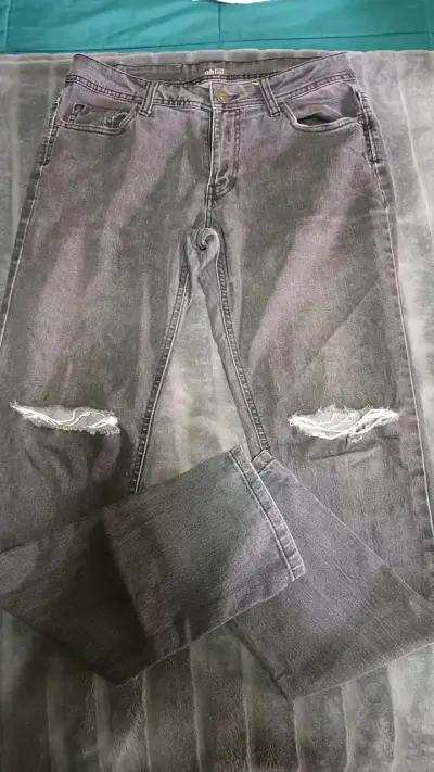 Jeans grises desgastados para hombre - miniatura 1