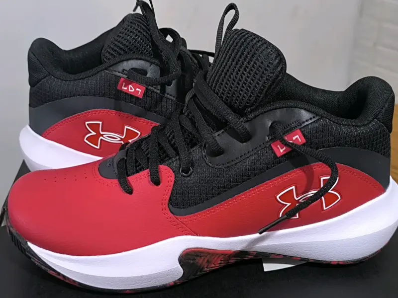 Zapatillas deportivas Under Armour rojas y negras - 1