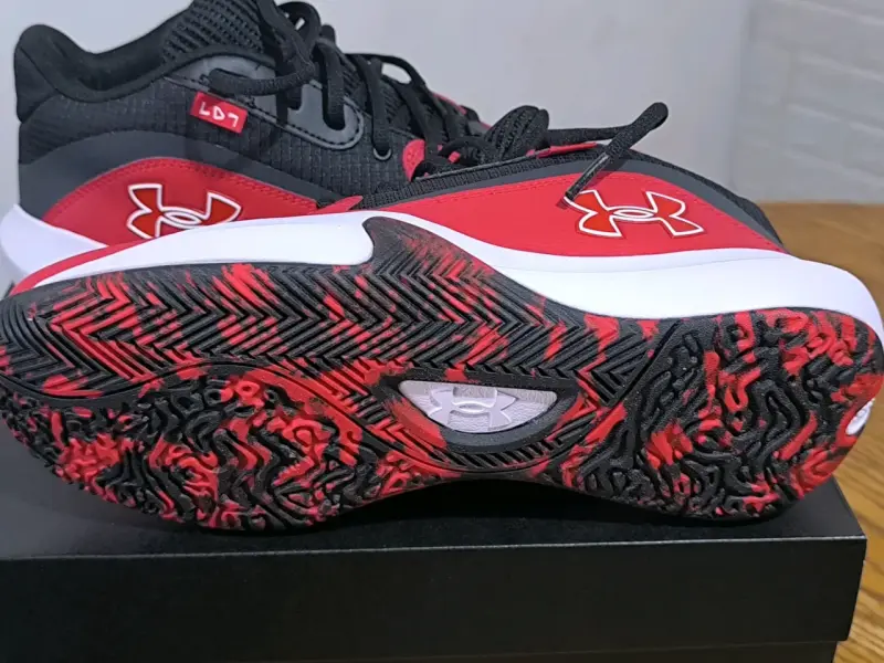 Zapatillas deportivas Under Armour rojas y negras - 2