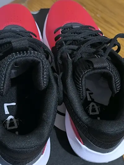 Zapatillas deportivas Under Armour rojas y negras - miniatura 6