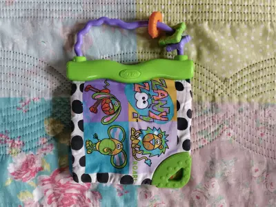 Libro de tela para bebé con colores y texturas - miniatura 2