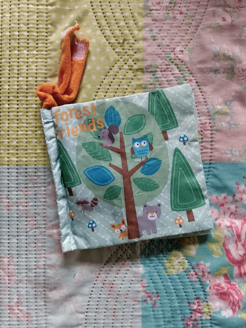 Libro de tela para bebé con colores y texturas - 3