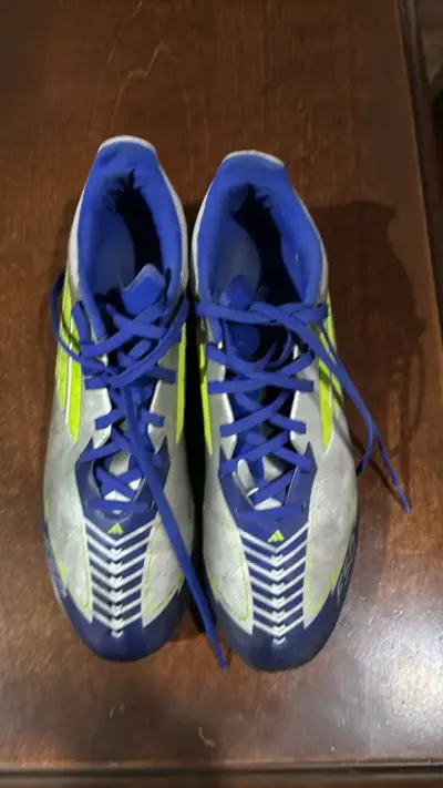 Zapatos de futbol adidas de messi - miniatura 1