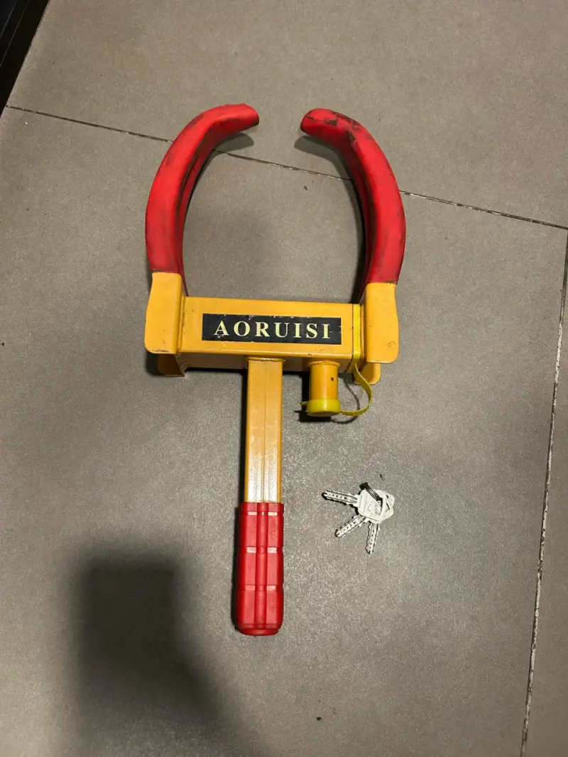 Traba de seguridad para ruedas Aoruisi con llaves