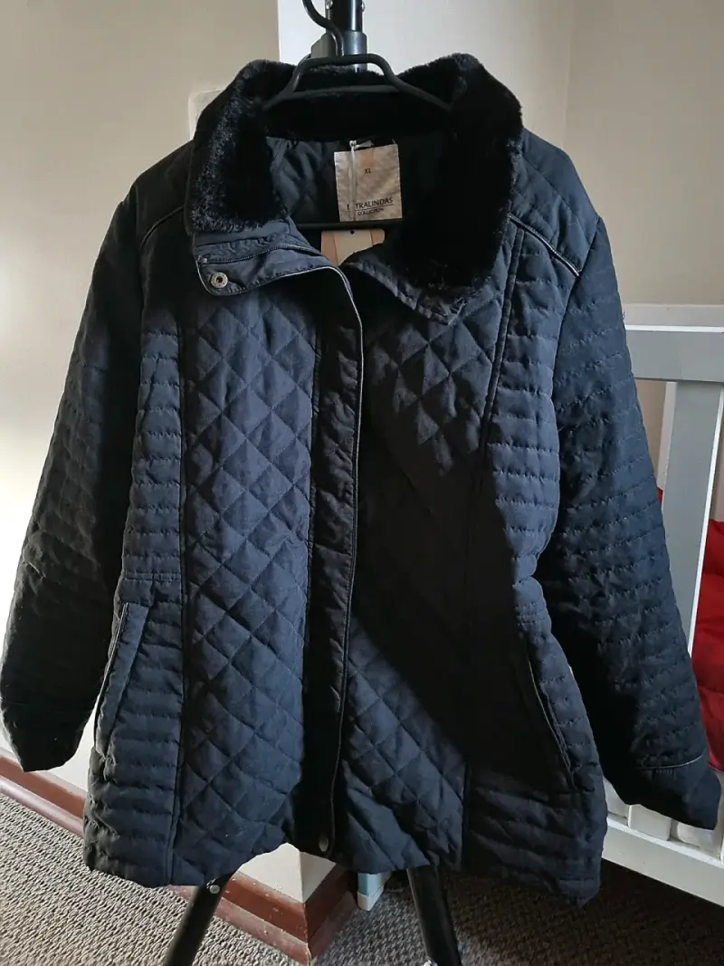 Chaquta Mujer Acolchado Negro Nueva XL - 2