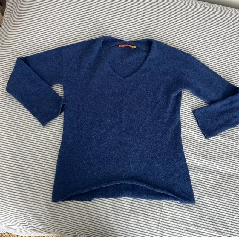 Suéter azul de lana para mujer