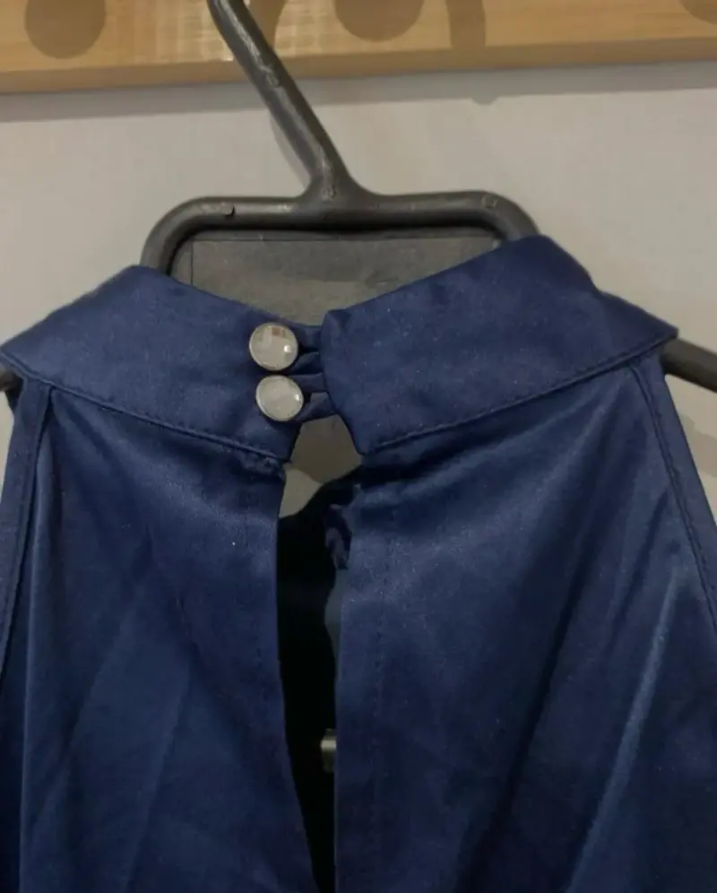 Vestido azul con volantes elegante - 4