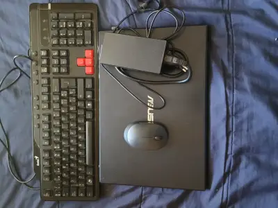 Laptop ASUS con Intel Core i5 y NVIDIA GeForce GTX - miniatura 2