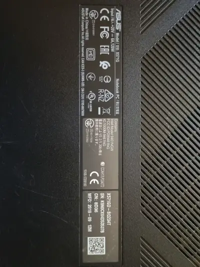 Laptop ASUS con Intel Core i5 y NVIDIA GeForce GTX - miniatura 3