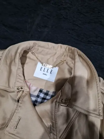 Trench marca ELLE con cinturón - miniatura 2