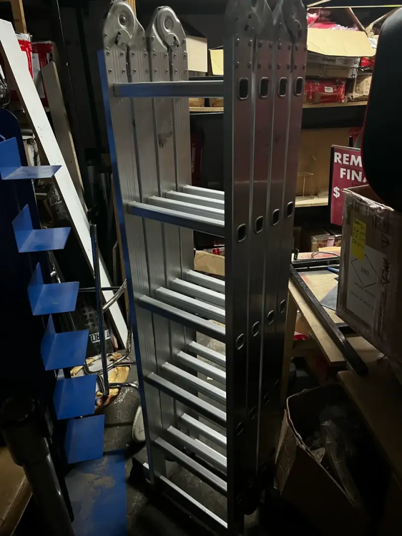 Escalera Multipropósito de Aluminio Articulada - 1