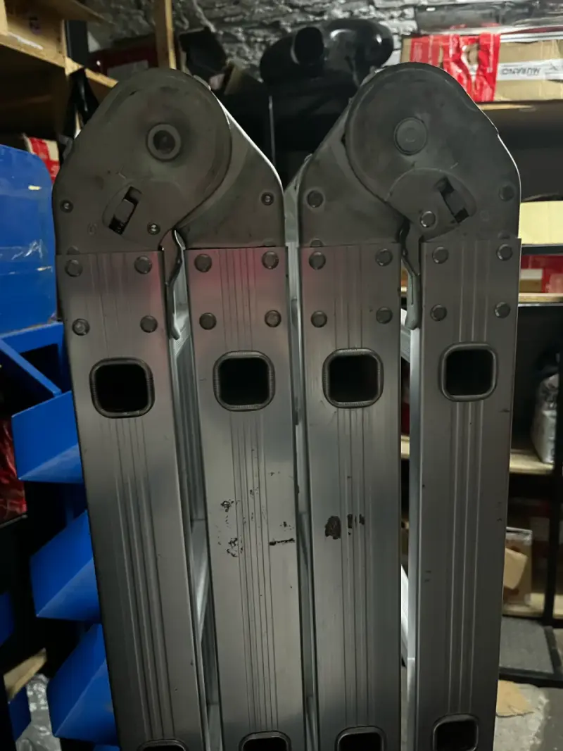 Escalera Multipropósito de Aluminio Articulada - 3