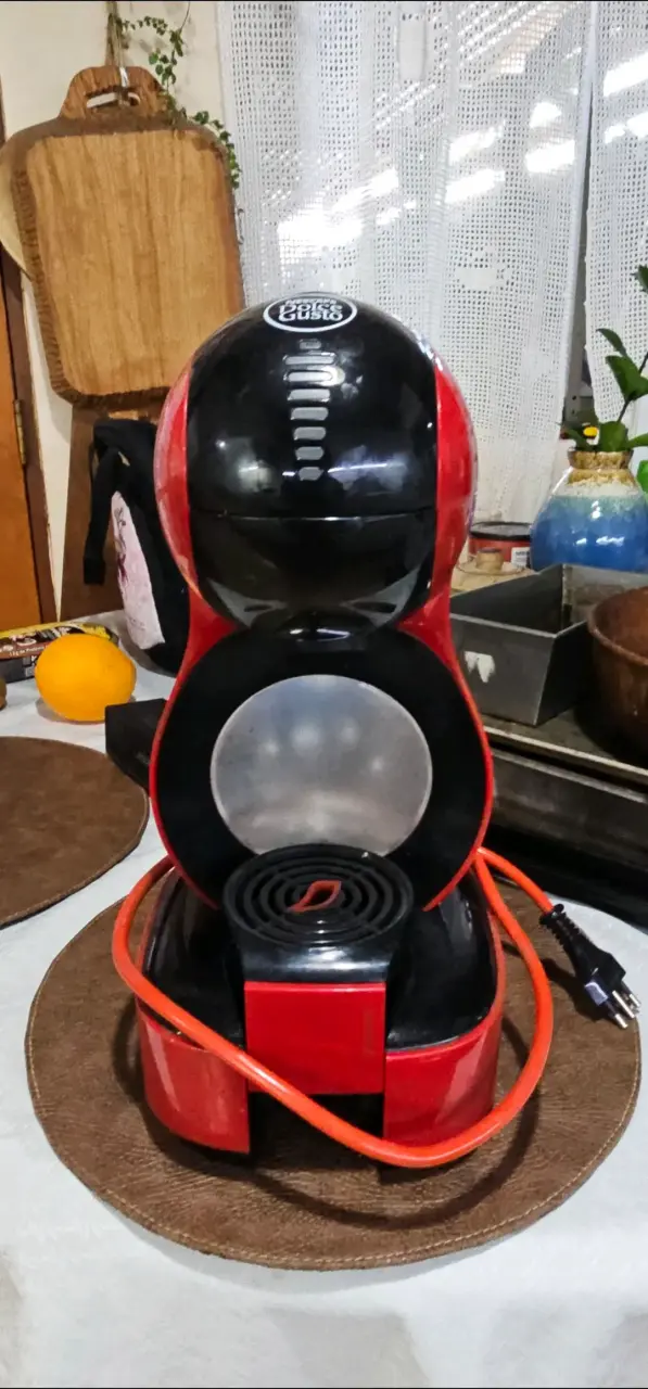 Cafetera Dolce Gusto Piccolo Roja