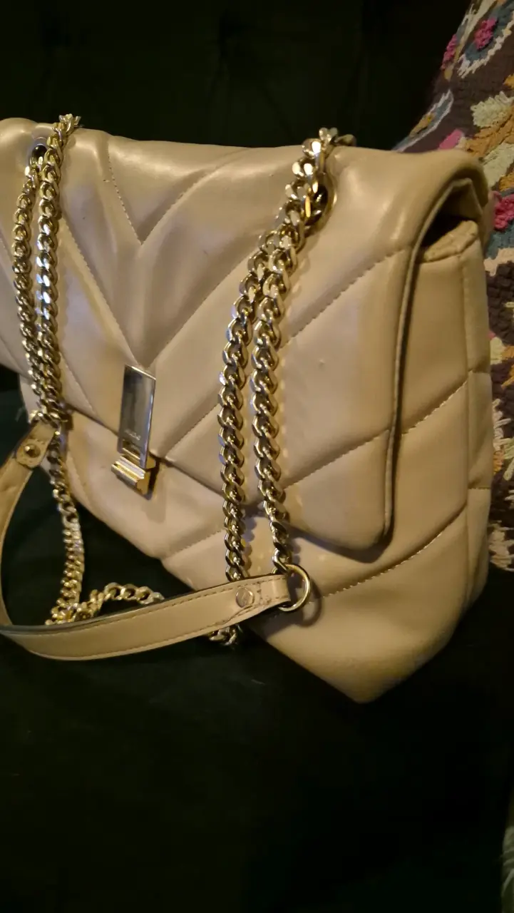 Cartera aldo beige con cadena dorada - 2