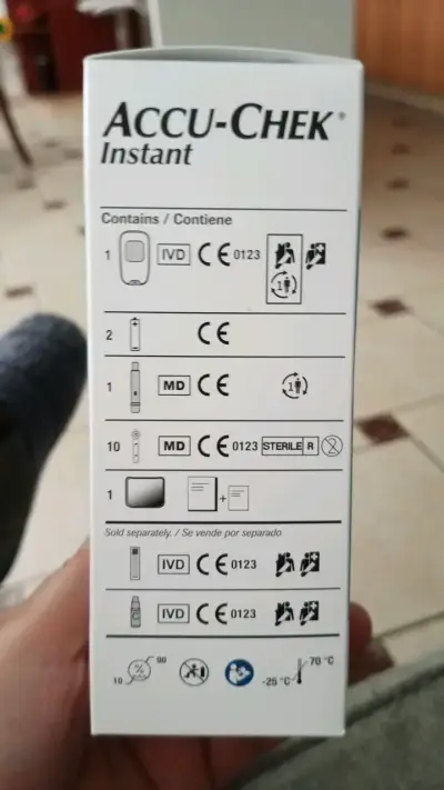 Medidor de Glucosa Accu-Chek Instant - miniatura 3
