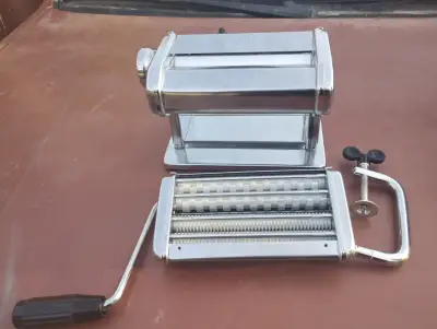 Máquina para hacer pasta Atlas 150 de acero inoxidable - miniatura 2