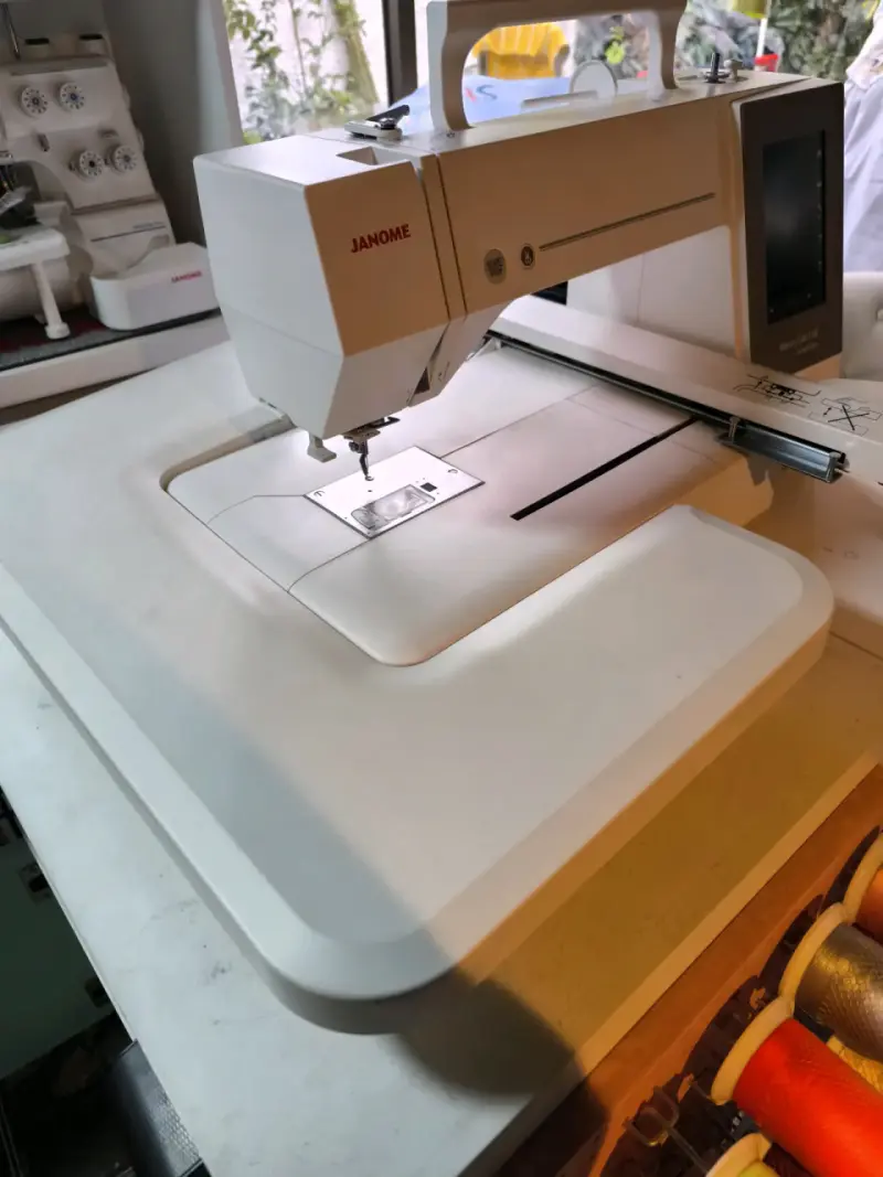 Máquina de coser Janome Memory Craft 550E - 4