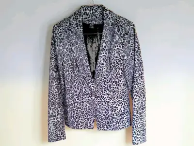 Blazer de mujer estampado animal print - miniatura 5
