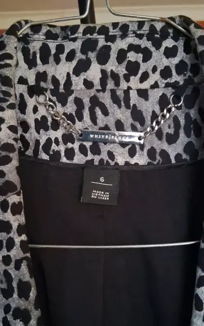 Blazer de mujer estampado animal print - miniatura 6