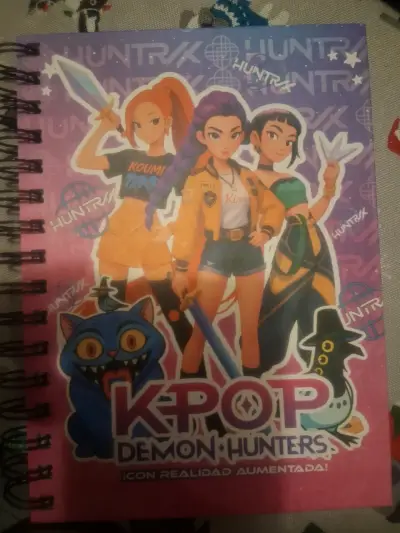 Cuaderno espiral K-Pop Demon Hunters con realidad aumentada - miniatura 1