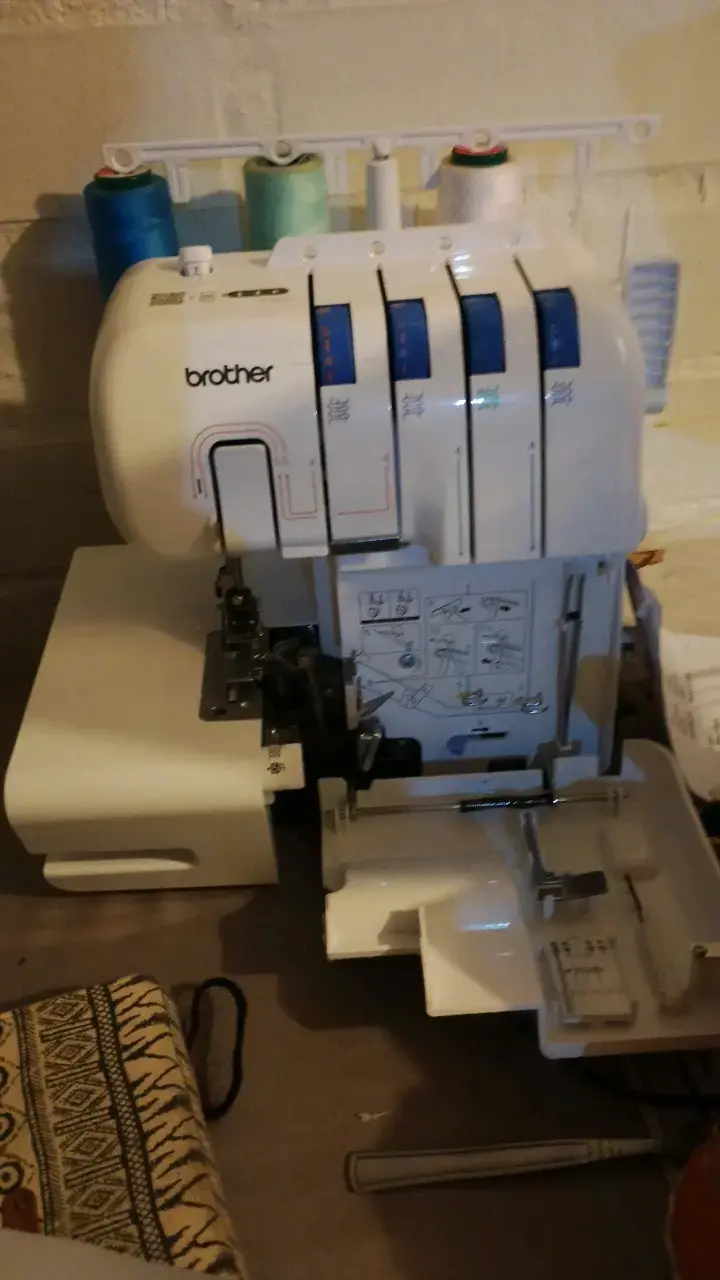 Máquina overlock Brother Lock 1034D - 5
