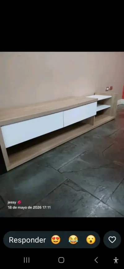 Mueble de TV moderno con estantes y cajones - miniatura 1