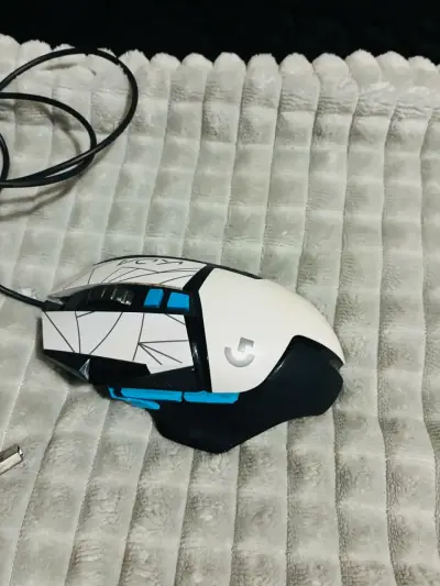 Mouse gamer Logitech G blanco con cable - miniatura 4