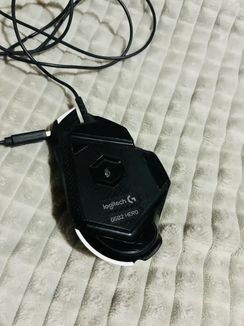 Mouse gamer Logitech G blanco con cable - 5