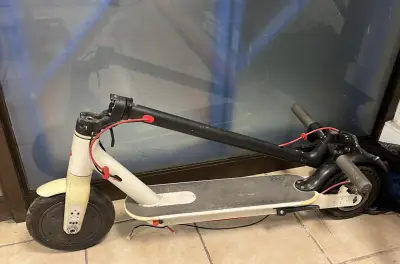 Scooter eléctrico plegable Con Batería mala - miniatura 1