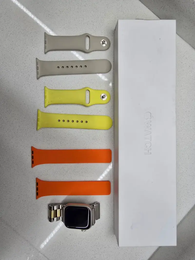 Apple Watch Series 7 con correas intercambiables - 2