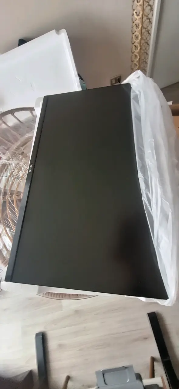 Set de oficina con escritorio y silla ergonómica - 3