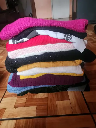 Se vende ropa de niño talla 14 y ropa de mujer - miniatura 3
