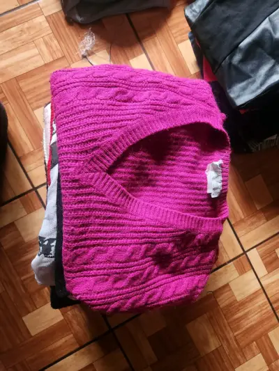 Se vende ropa de niño talla 14 y ropa de mujer - miniatura 4