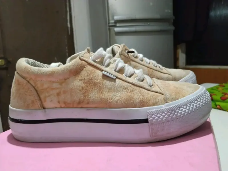 Zapatillas plataforma beige casuales - 1