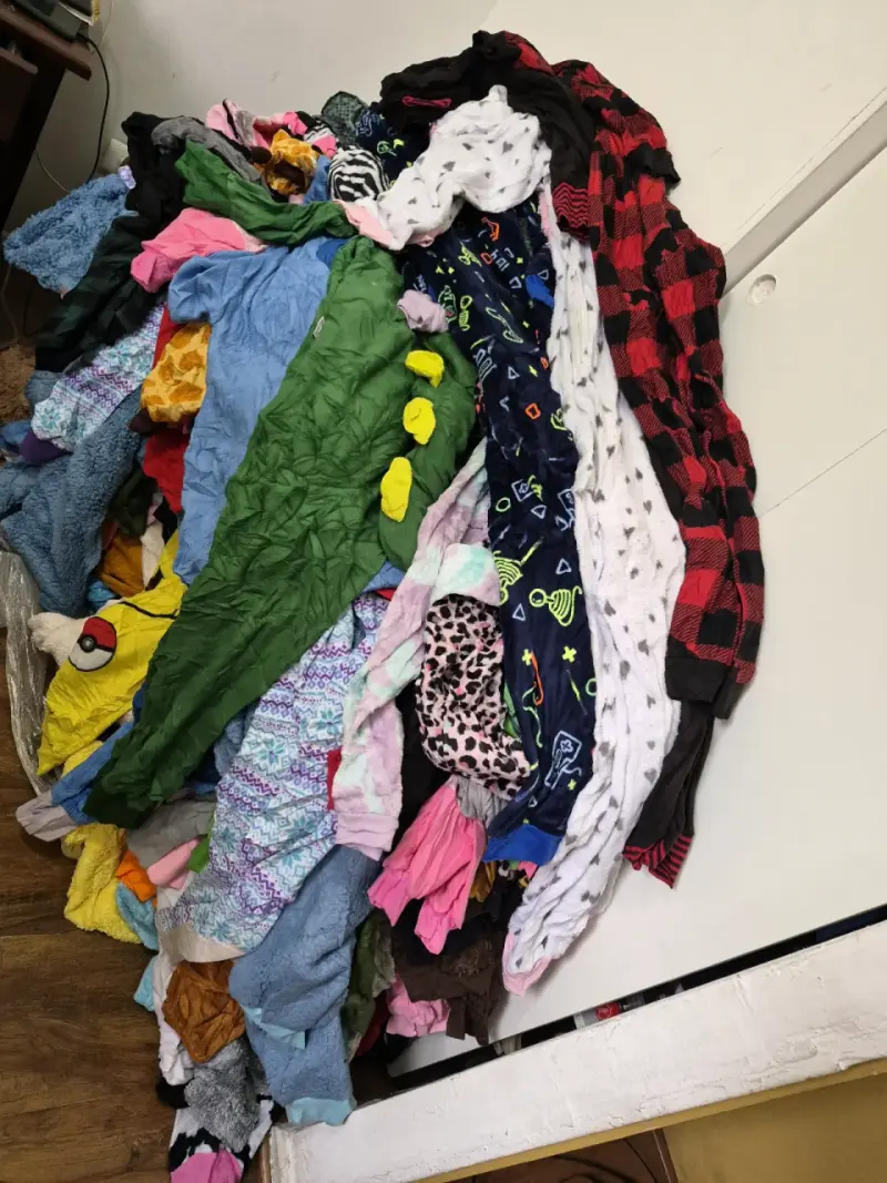 Lote de pijamas y disfraces para adultos y niños - 3