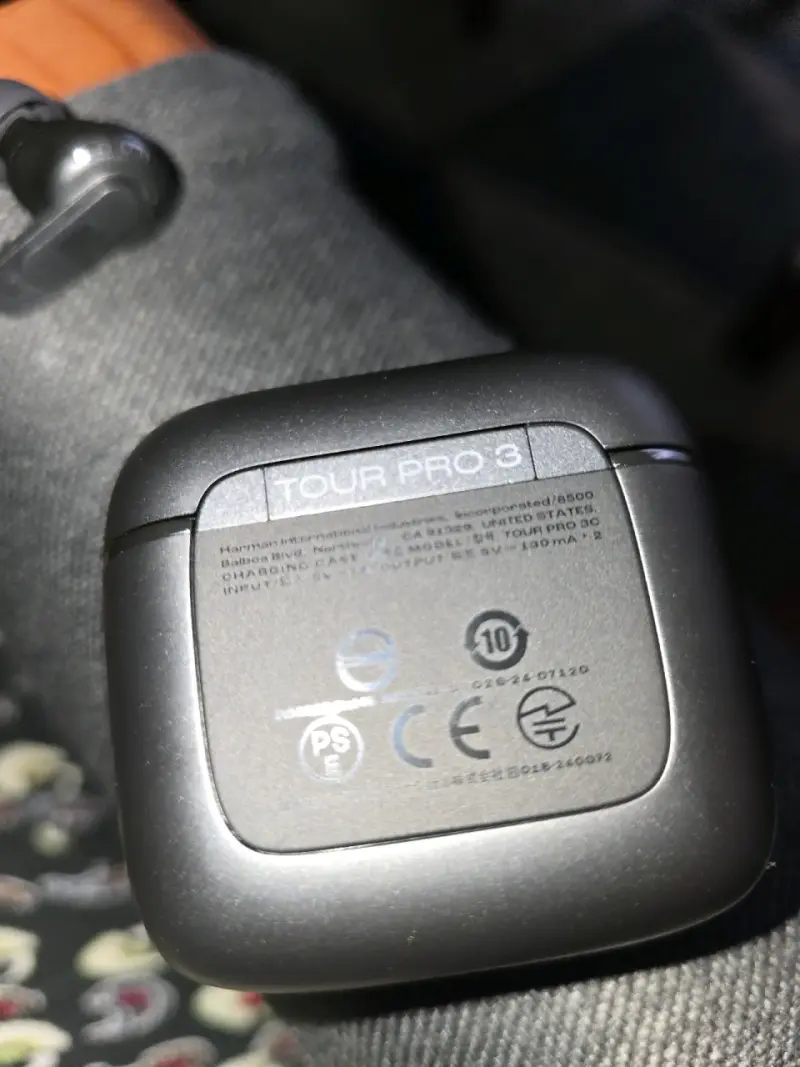 Audífonos inalámbricos JBL TOUR PRO 3 - 3