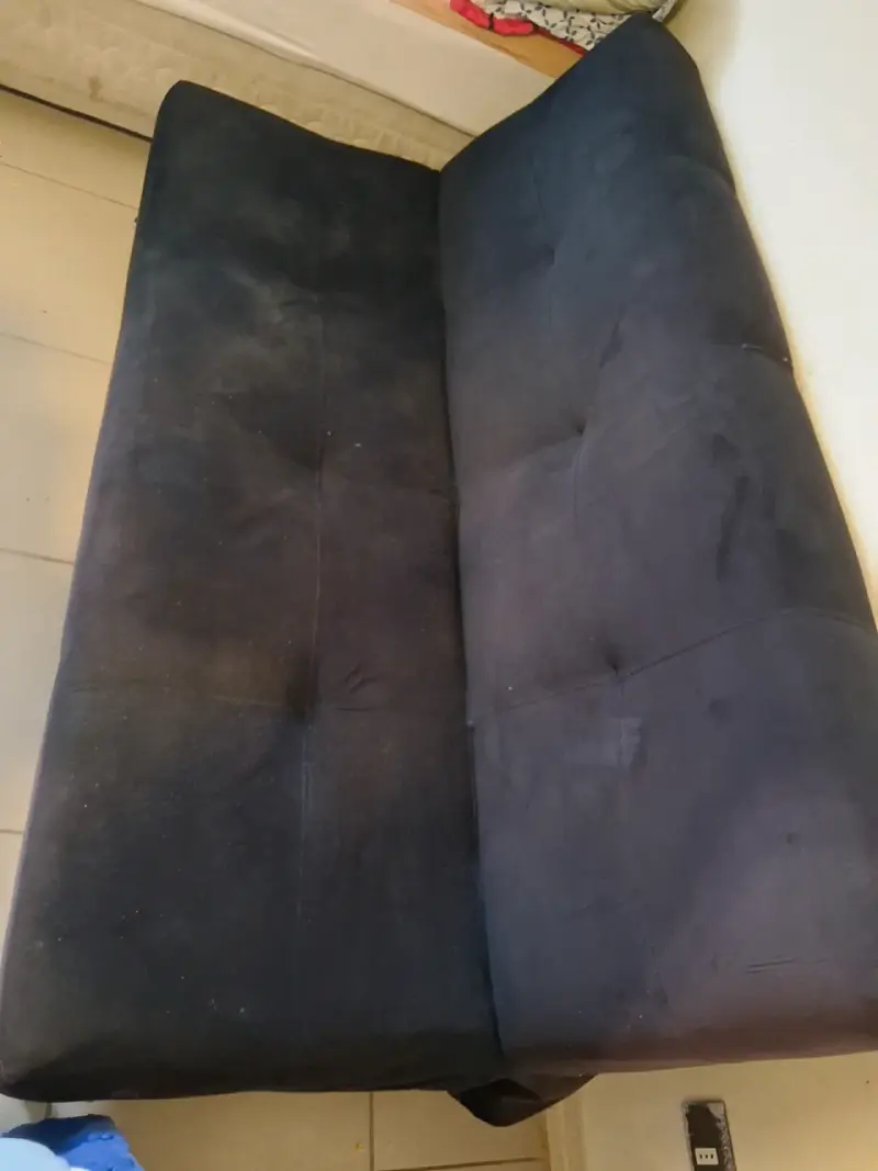 Sofá cama plegable negro en buen estado - 2