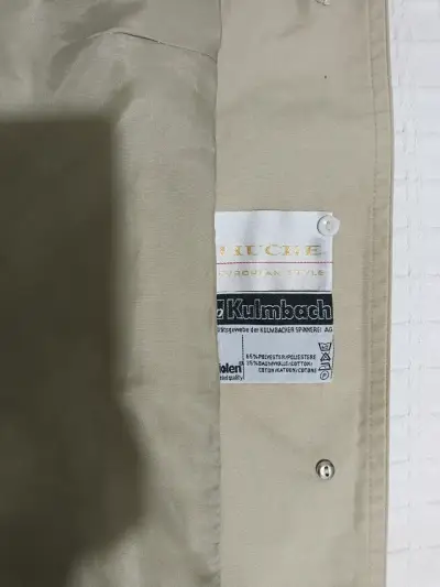Abrigo beige clásico para mujer - miniatura 4