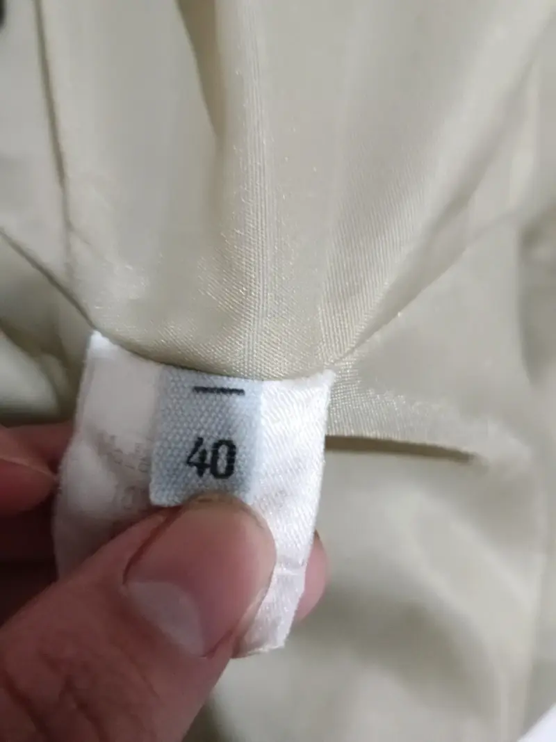 Abrigo beige clásico para mujer - 5
