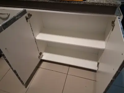 Mueble de cocina con diseño de ladrillo - miniatura 2