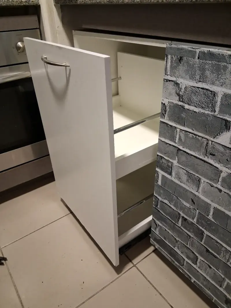 Mueble de cocina con diseño de ladrillo - 3