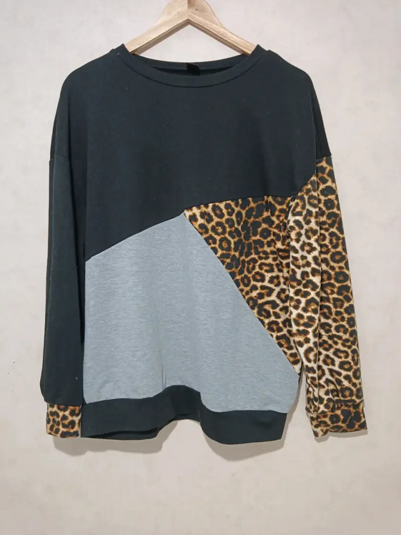 Polerón de mujer con estampado animal print - 1