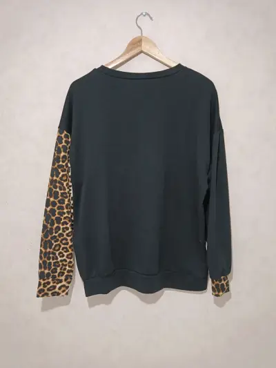 Polerón de mujer con estampado animal print - miniatura 2