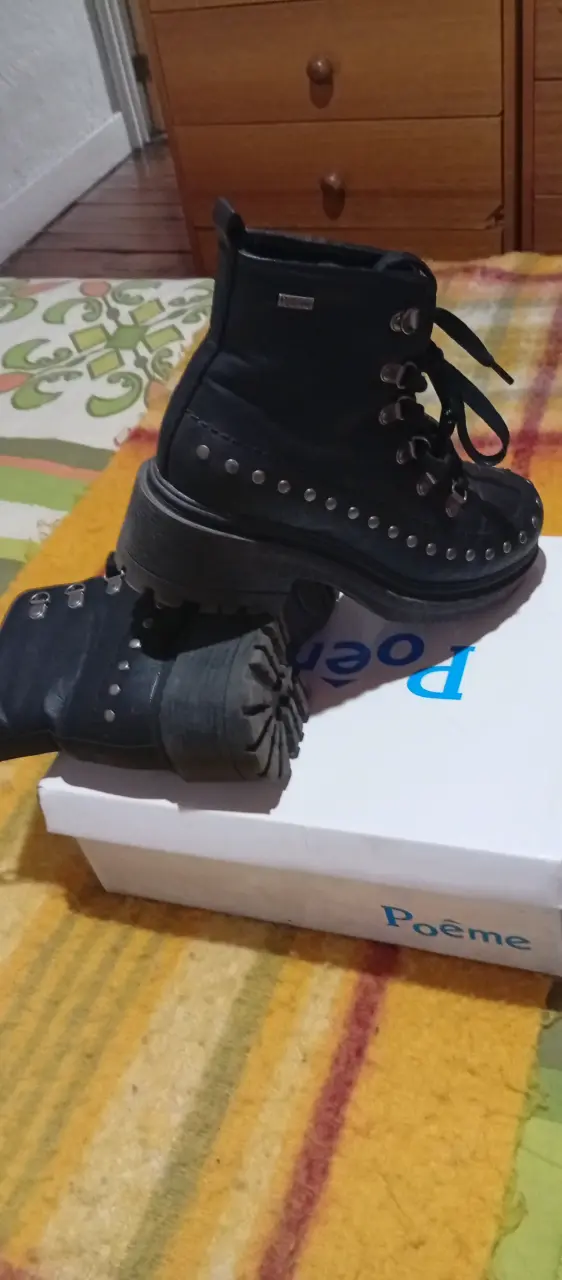 Botines de cuero negro con tachuelas Poême - 2