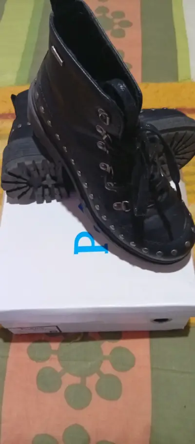 Botines de cuero negro con tachuelas Poême - miniatura 4