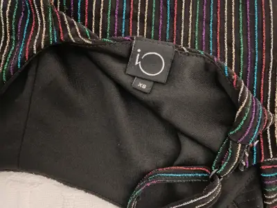 Vestido ajustado con rayas multicolor brillantes - miniatura 3